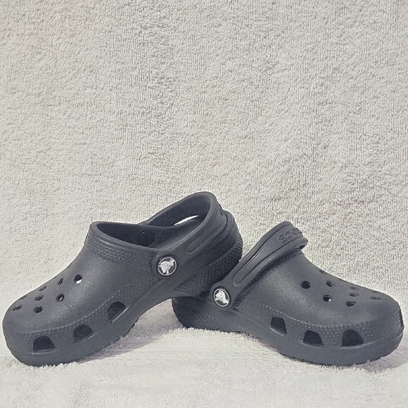 CROCS Black Sandals with Ventilation and Rotating Heel Strap - Picture 1 of 8